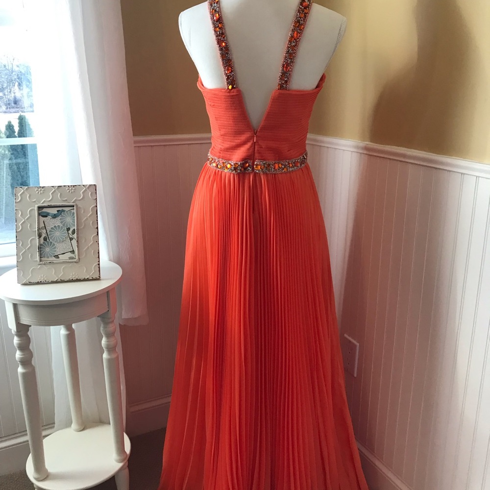 Gown - Picture 3 of 3